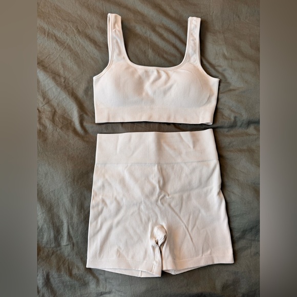 Cream/off white matching work out set - Picture 1 of 2